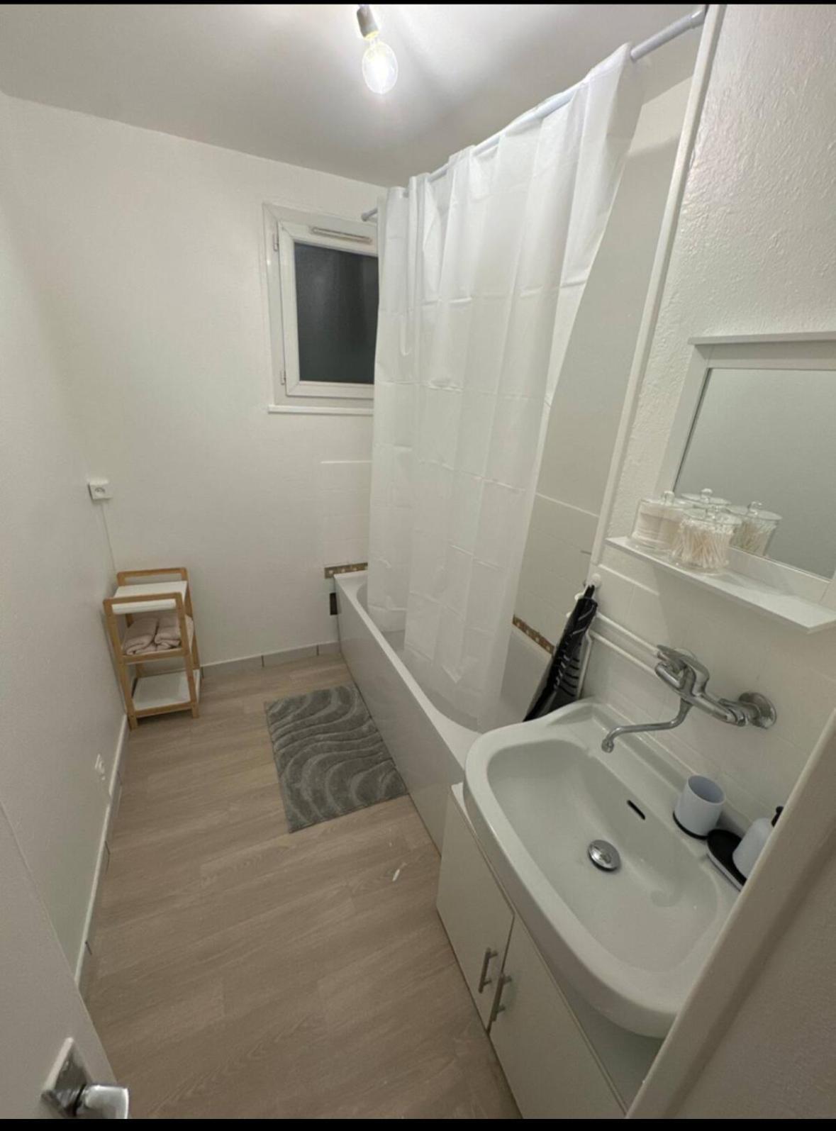Claire Joie Apartment บัวร์ ภายนอก รูปภาพ